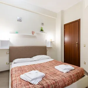 Il Vascello , Lido di Ostia Italia